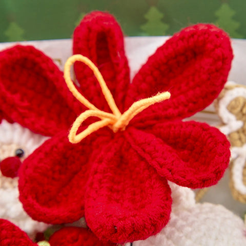 YSHomy Crochet Christmas Bouquet with Green Wrapping