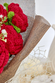YSHomy Crochet Red Rose Bouquet with Dark Linen Wrapping