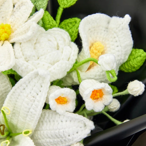 YSHomy White Crochet Flower Bouquet with Black Wrapping