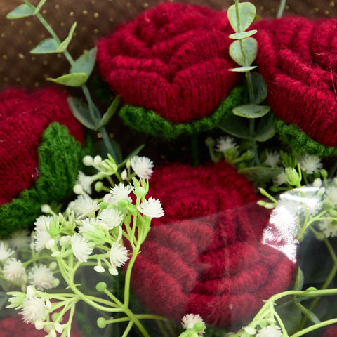 YSHomy Crochet Dark Red Rose Bouquet