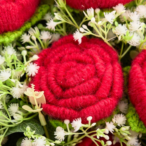 YSHomy Crochet Red Rose Bouquet
