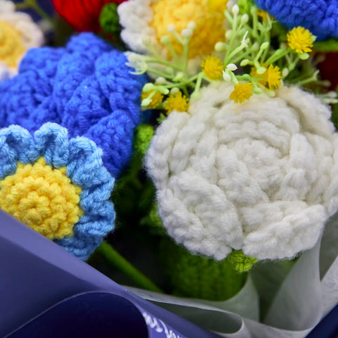 YSHomy Wrapped Crochet Flowers Bouquet with Crochet Rose Daisy in Blue Wrapping