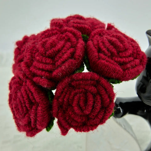 YSHomy Crochet 6 Red Roses with Cat Vase Set