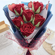 YSHomy かぎ針編み カップ型赤バラの花束（青い包装）