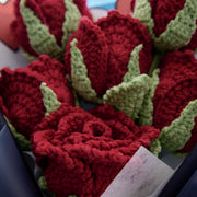 YSHomy かぎ針編み カップ型赤バラの花束（青い包装）