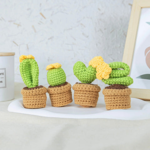 AMOR Cactus de ganchillo, Planta en maceta de cactus hecha a mano, Plantas de maceta de ganchillo, Planta de ganchillo, Regalo para ella, Decoración de escritorio, Regalo del día de San Valentín, Conjunto de 4