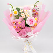 Pink crochet bouquet of thirteen pieces with lily, rose, tulip and daisy
