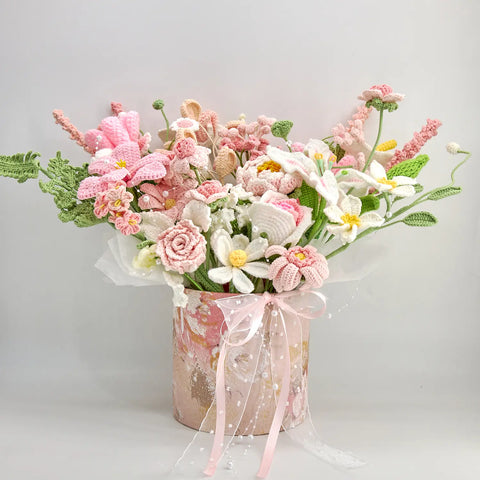 YSHomy Mixed Crochet Pink & White Bouquet in Gift Box