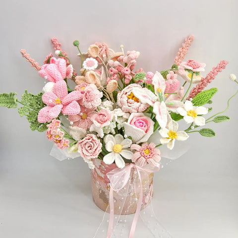 YSHomy Mixed Crochet Pink & White Bouquet in Gift Box