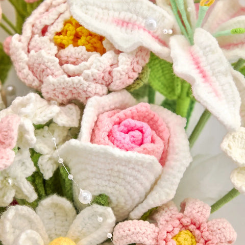 YSHomy Mixed Crochet Pink & White Bouquet in Gift Box