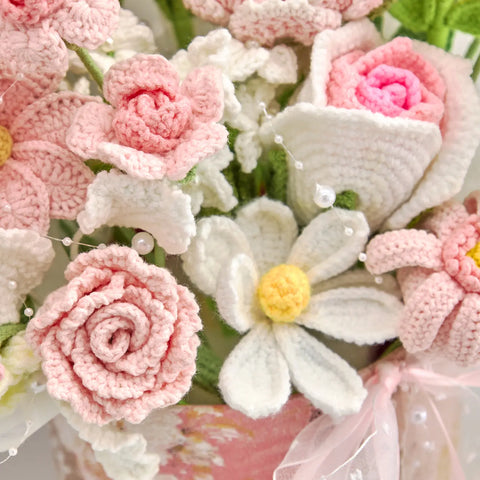 YSHomy Mixed Crochet Pink & White Bouquet in Gift Box