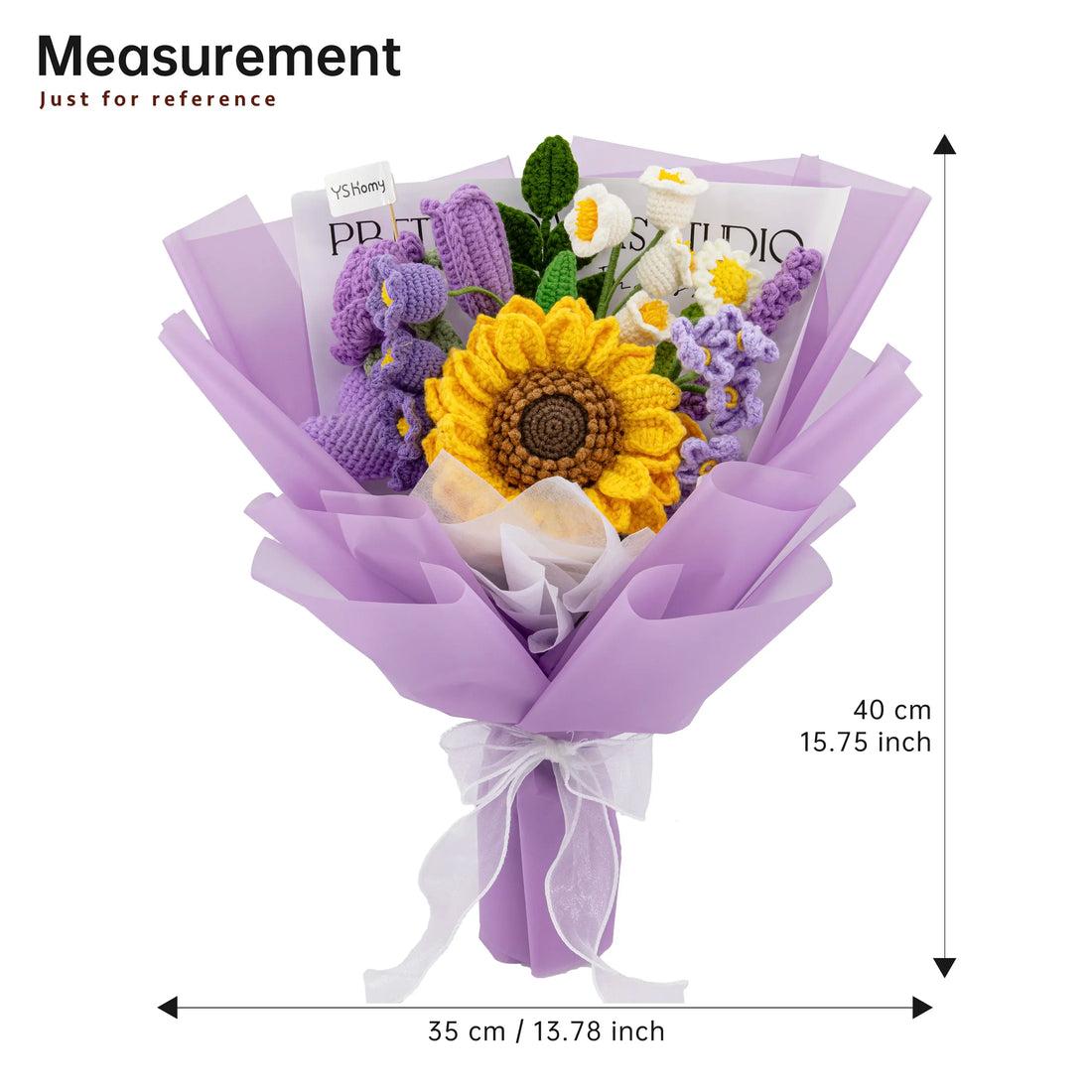 Size guide for purple crochet bouquet showing 35 cm by 40 cm and 13.78 in by 15.75 in wrapped dimensions