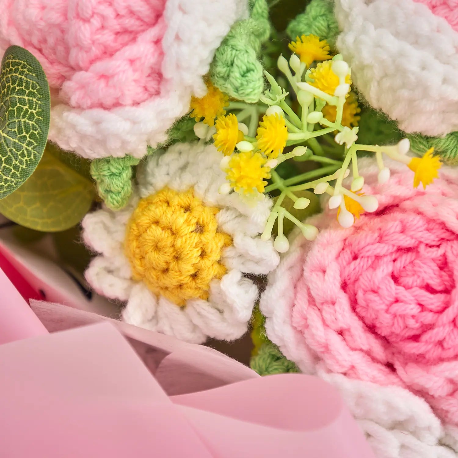 YSHomy bouquet all’uncinetto con rose rosa sfumate e margherite