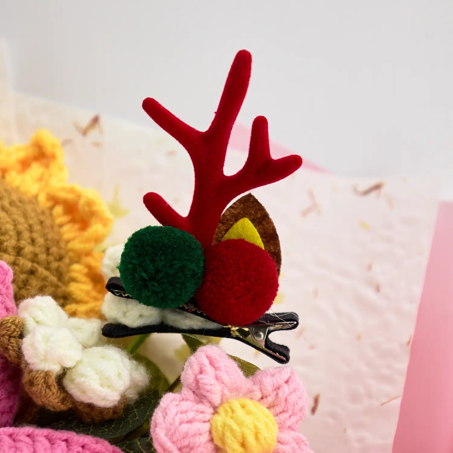 YSHomy Bouquet natalizio all’uncinetto con Babbo Natale e rosa grande