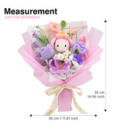 ラッピング時のサイズが30 cm × 38 cm、11.81 in × 14.96 inと示されたピンクとパープルのMLかぎ針編みブーケのサイズガイド
