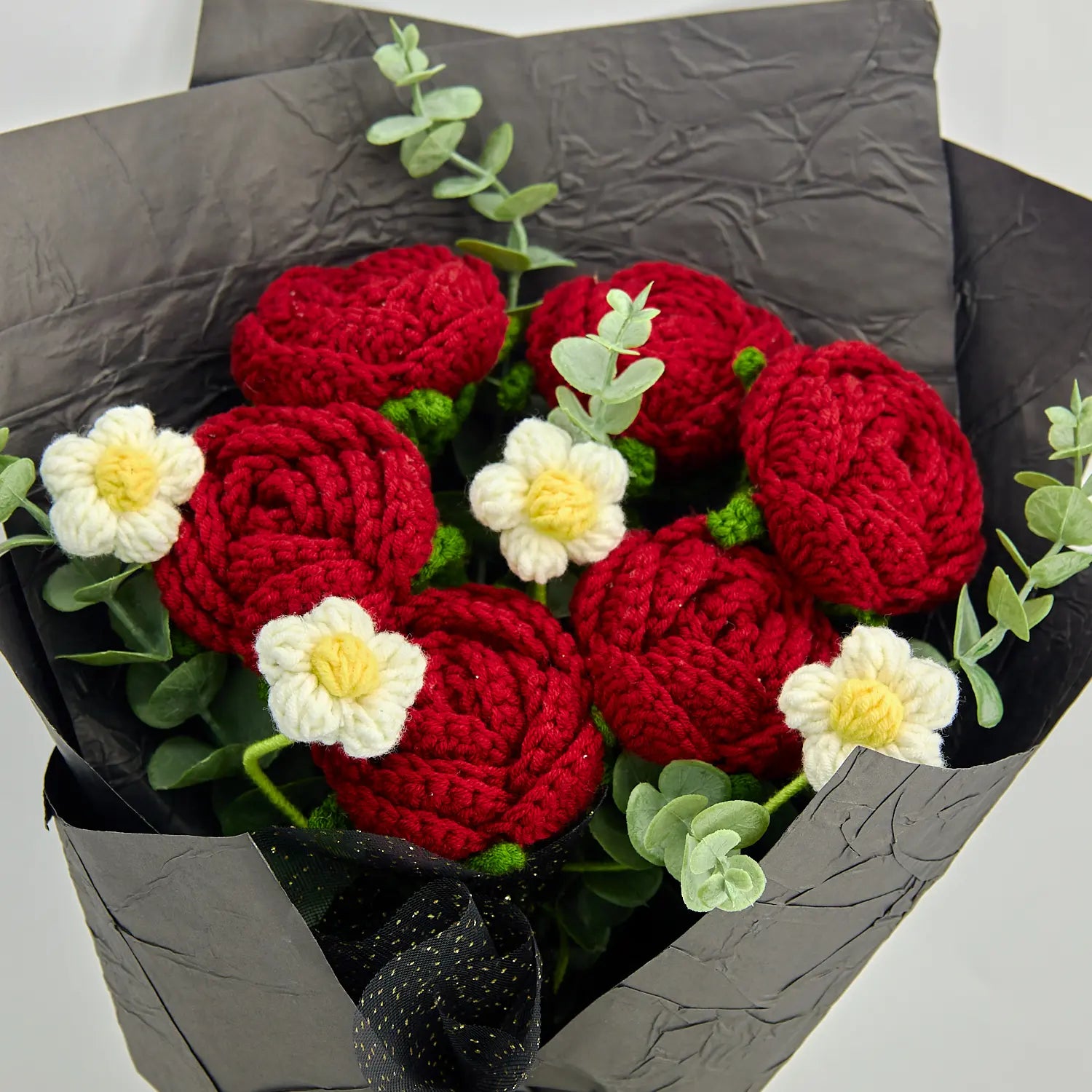 YSHomy Crochet Red Rose Bouquet in Black Wrapping