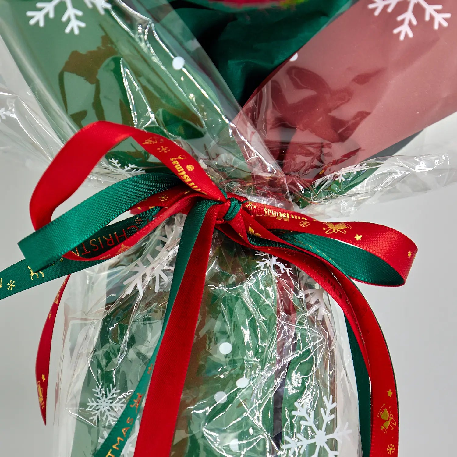 YSHomy Crochet Christmas Red Rose Bear Bouquet