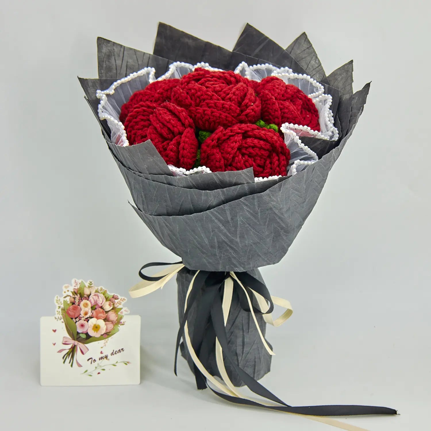 YSHomy Bouquet de roses au crochet rouge foncé avec emballage noir