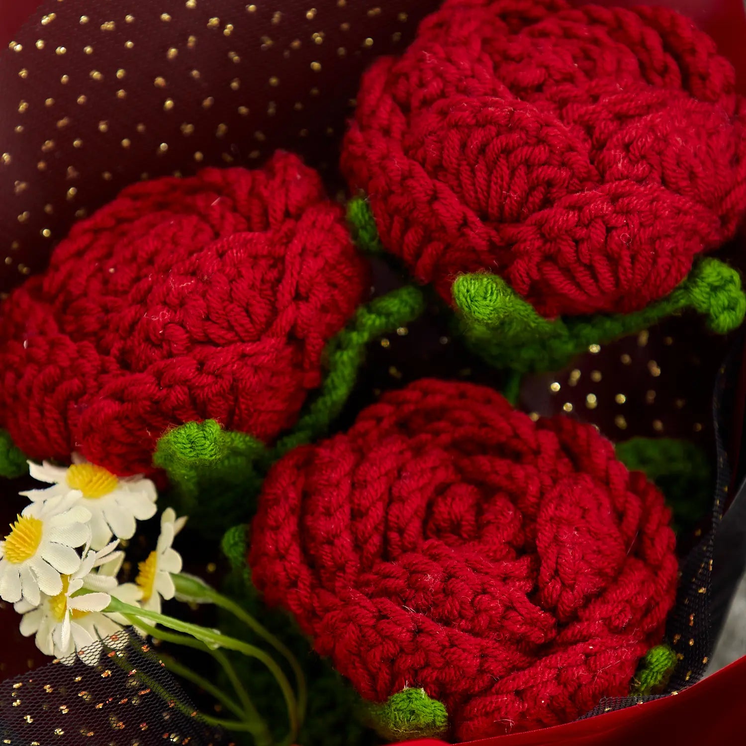 YSHomy Häkel-Dunkelrote Rose Strauß mit schwarzer Verpackung