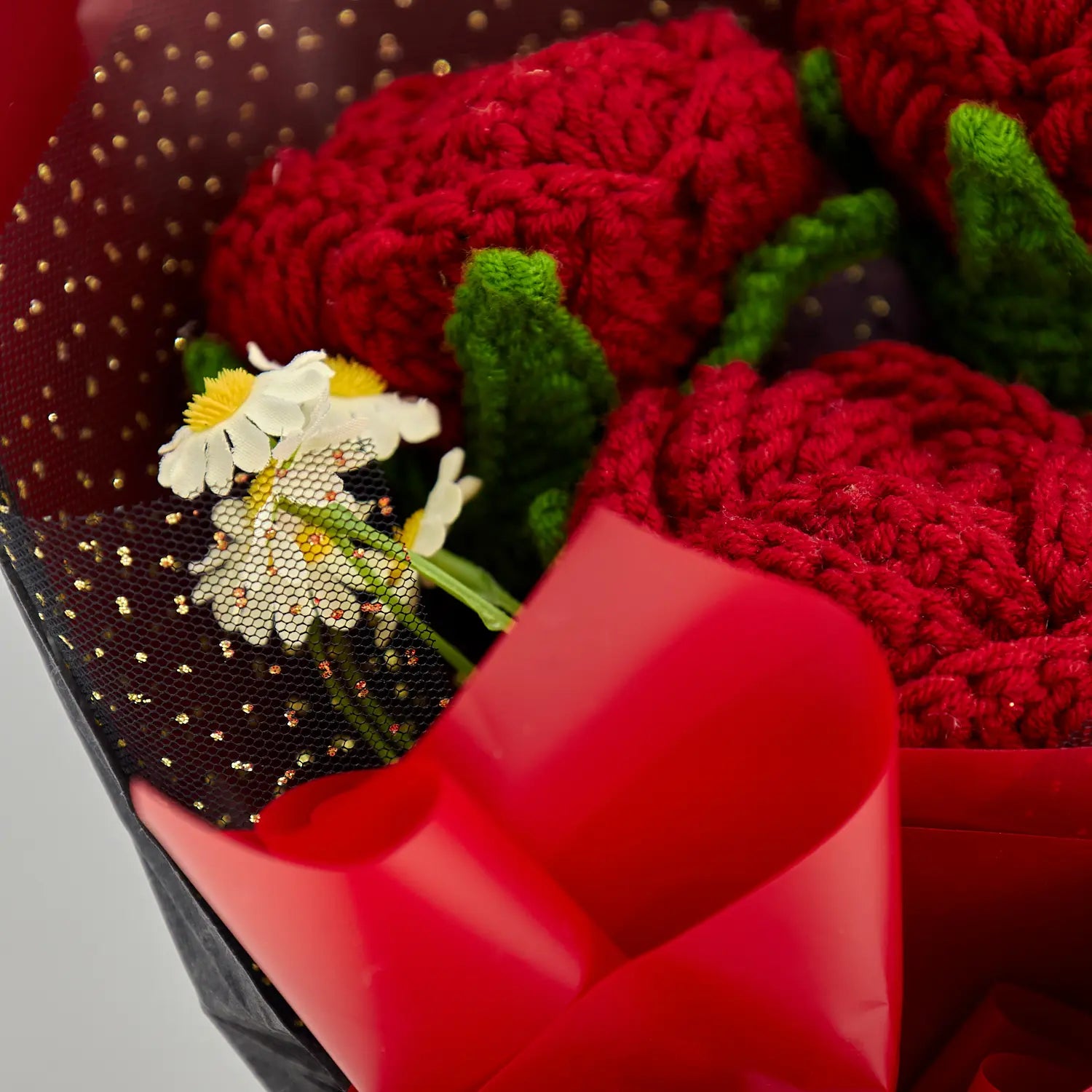 YSHomy Häkel-Dunkelrote Rose Strauß mit schwarzer Verpackung
