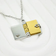 YSHomy Collar de libro personalizado chapado en oro de 18 quilates